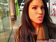 Sexdate von junger Minititten-Latina mit perfektem Arsch