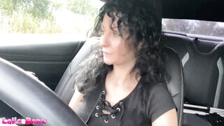 Pissen in der Natur! Wichs zu meinem Pissstrahl mit Laila-Banx